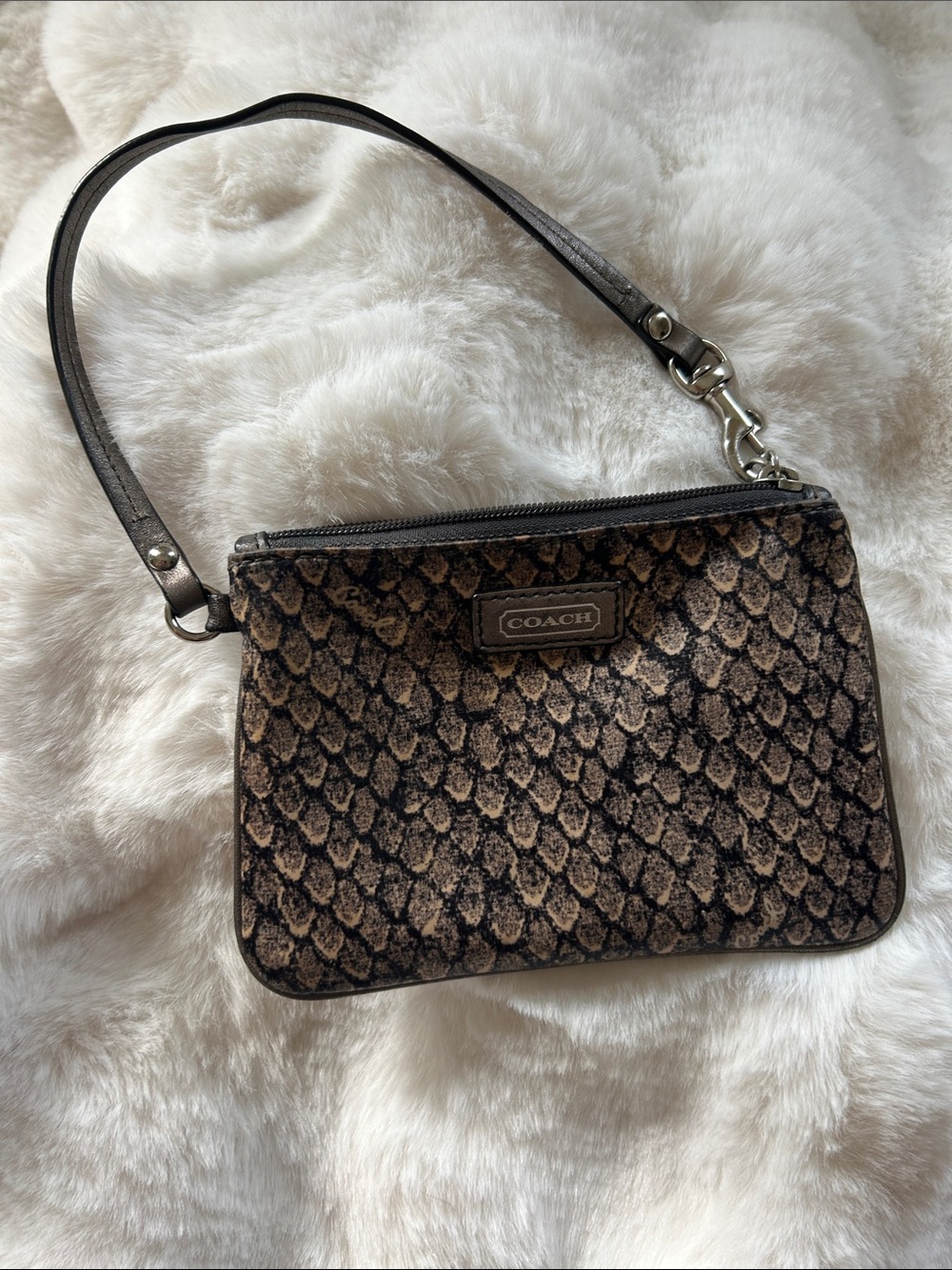 🐍COACH snake print Wristlet